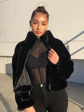 Loose Wool Jacket with Two Zips – Style and Warmth 1