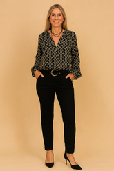 Verona | Stylish blouse with long sleeves and a scoop neckline 0