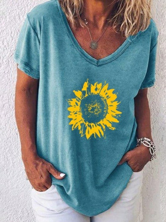 Womens V-Neck Graphic Tee – Casual Cotton T Shirt for Summer Fashion – Relaxed Fit, Trendy Print, Versatile Styling 1