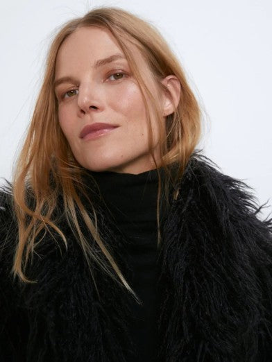 Faux Fur Elegance Vest - Luxury and Comfort 6