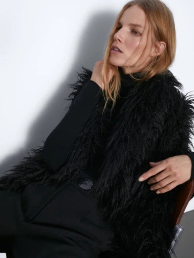 Faux Fur Elegance Vest - Luxury and Comfort 4