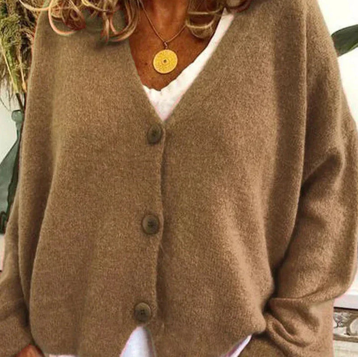 Birgit | Damen Freizeit-Strickjacke mit V-Ausschnitt und Knöpfen 0