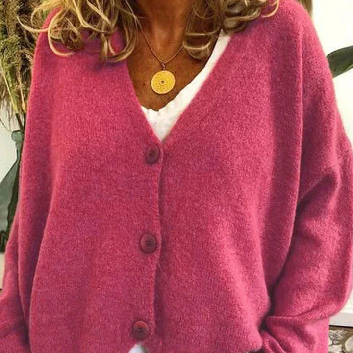 Birgit | Damen Freizeit-Strickjacke mit V-Ausschnitt und Knöpfen 10