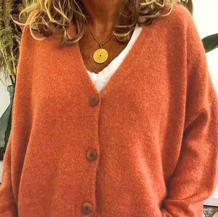 Birgit | Damen Freizeit-Strickjacke mit V-Ausschnitt und Knöpfen 13