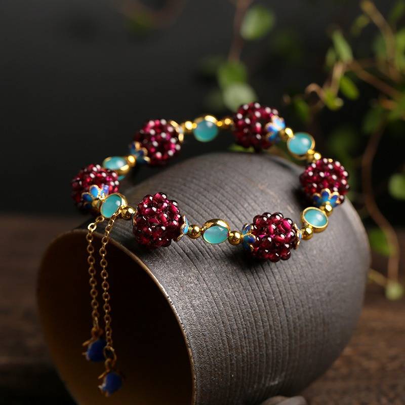 Bracelet made of natural stones in the color of berries – Elegant jewelry 0