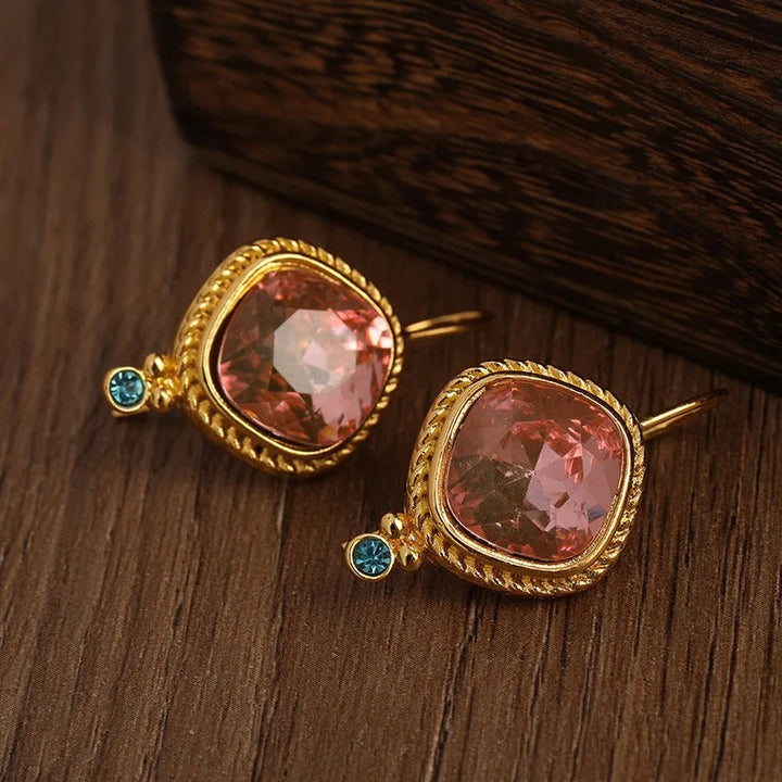 Classic Gold-Tone Earrings – Elegant Jewelry for Every Occasion 2