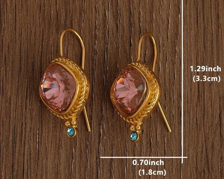 Classic Gold-Tone Earrings – Elegant Jewelry for Every Occasion 3