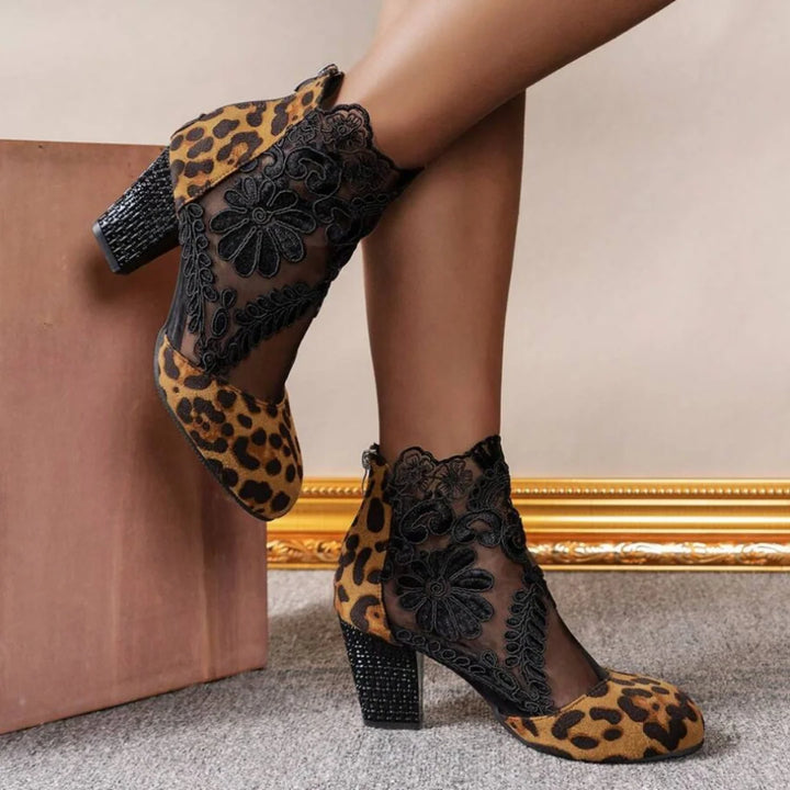 Drune | Bestickte High-Heel-Stiefel - Trendy Footwear 5
