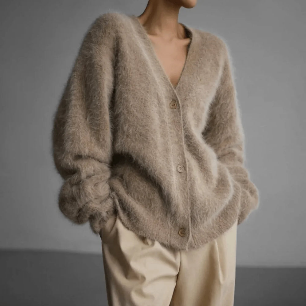 Edith | Damen Trendige Flauschige Strickjacke mit Knopfleiste 1