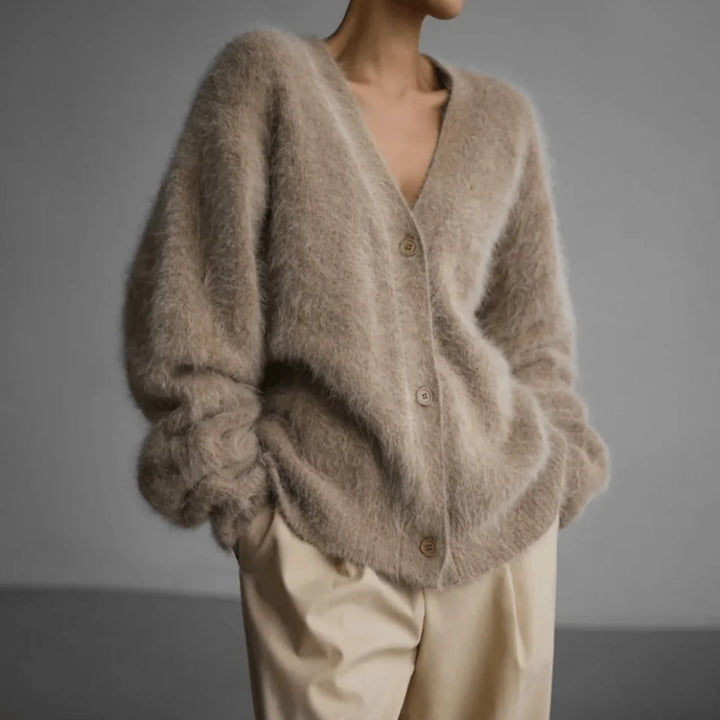 Edith | Damen Trendige Flauschige Strickjacke mit Knopfleiste 1