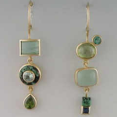 Elegant Green Dangle Earrings – Emerald Design Made of High Quality Materials 1