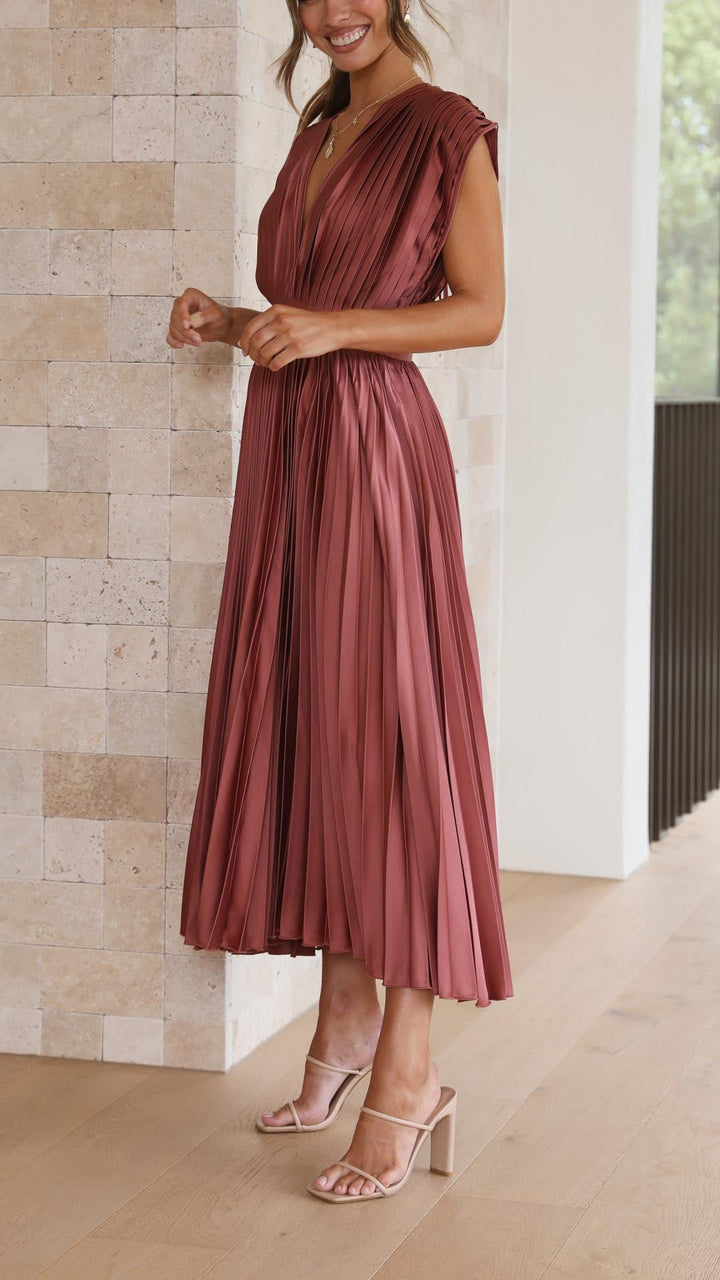 Elegant Maxi Dress for Women - Pleated Summer Wedding Guest Dresses, Formal Occasions, Timeless Style 4