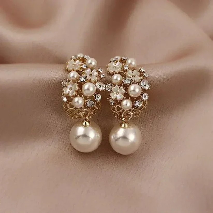 Elegant Pearl Flower Earrings – High Quality Metal and Shiny Finish 0