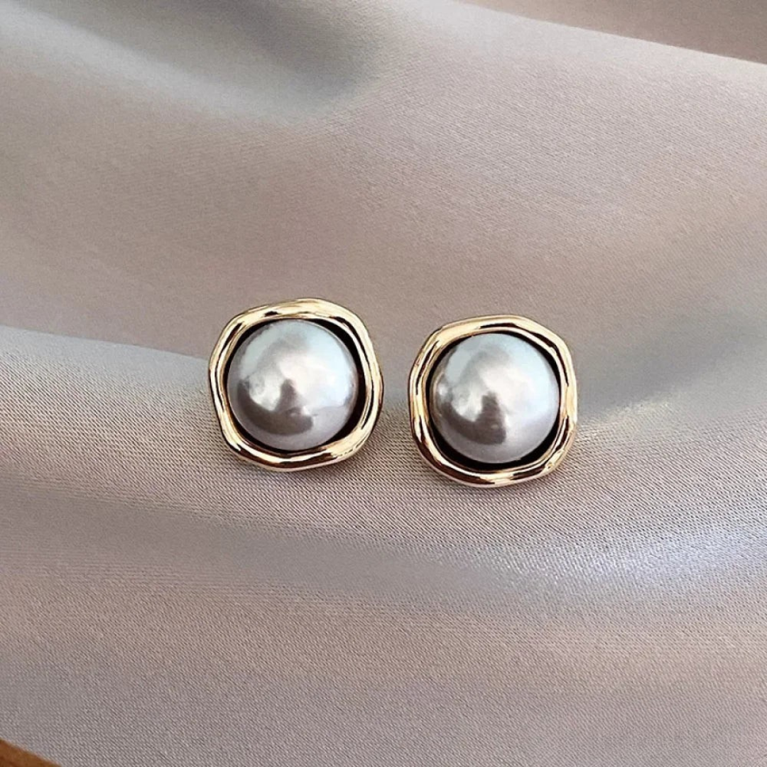 Elegant black pearl earrings – High-quality metal finish 0