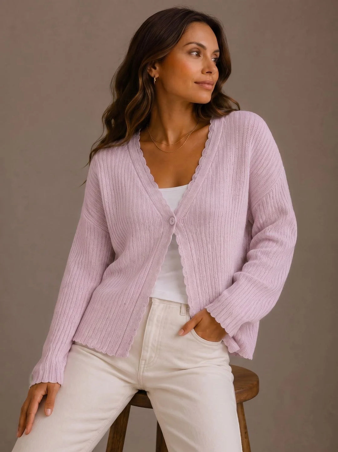 Elisabeth | Damen Strick-Cardigan V-Ausschnitt Einknopf Wellenkante 3