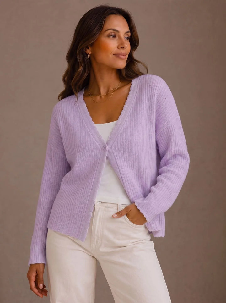 Elisabeth | Damen Strick-Cardigan V-Ausschnitt Einknopf Wellenkante 4