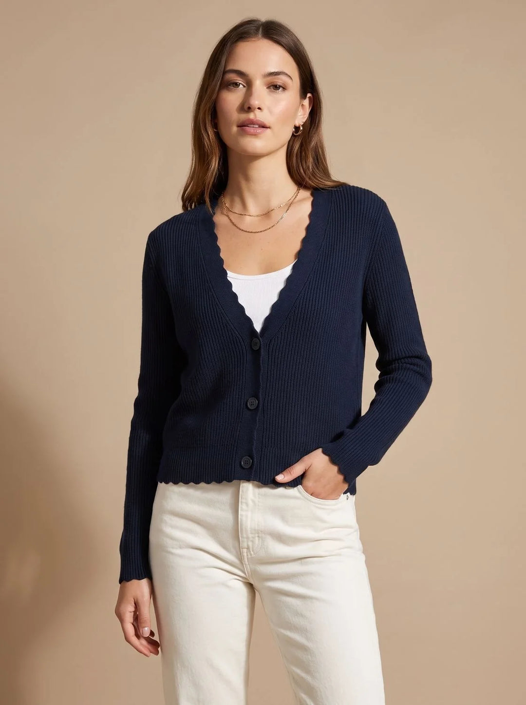 Elisabeth | Damen Strick-Cardigan V-Ausschnitt Einknopf Wellenkante 5