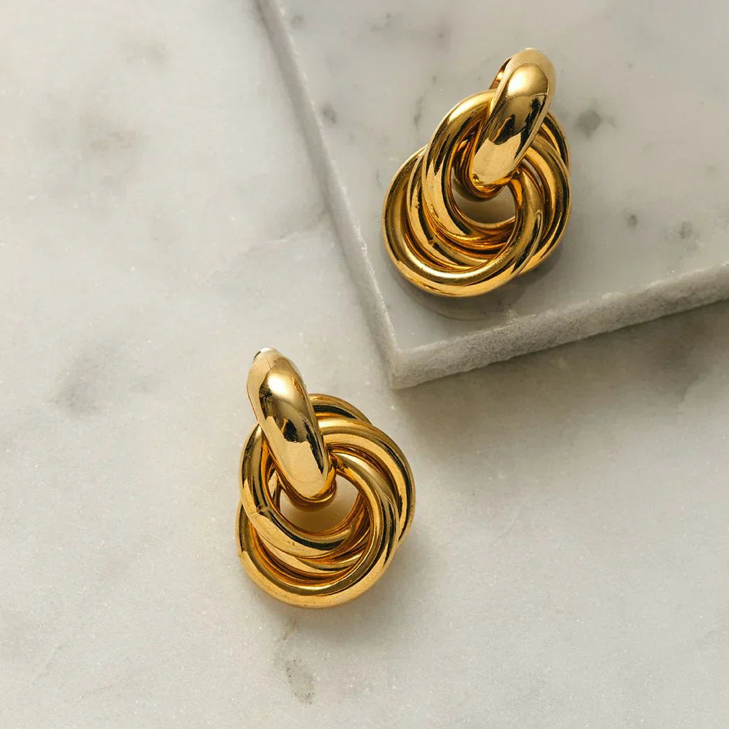 Gold Earrings with an Elegant Design – Classic Jewelry for Every Occasion 1