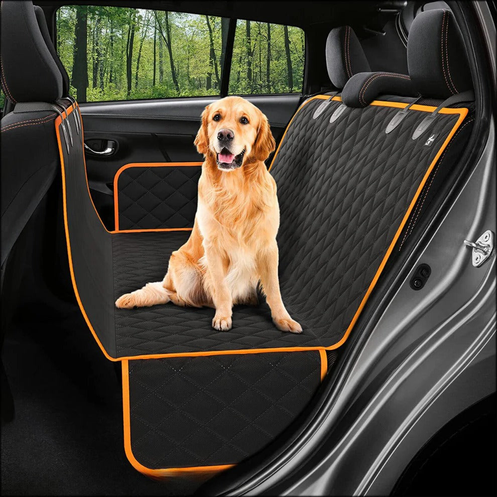 Hard bottom in the car seat for dogs 1