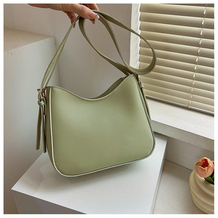 Sac bandoulière minimaliste pour femmes en cuir vegan élégant