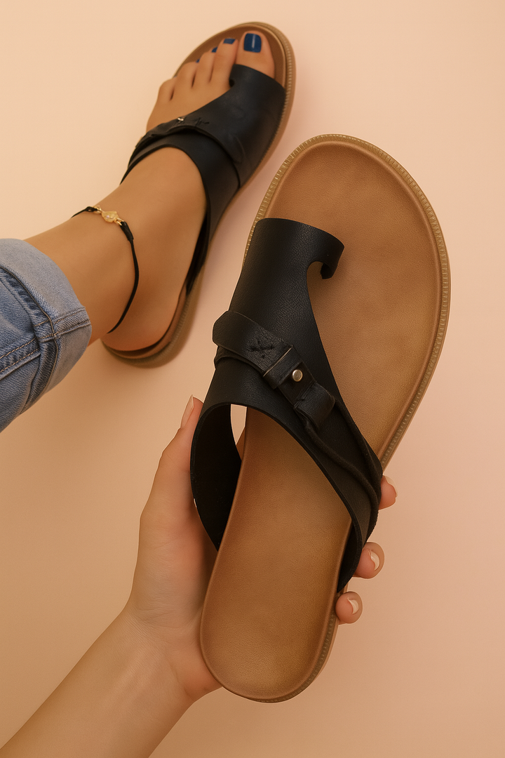 Julia | Stylish strappy flip-flops 0