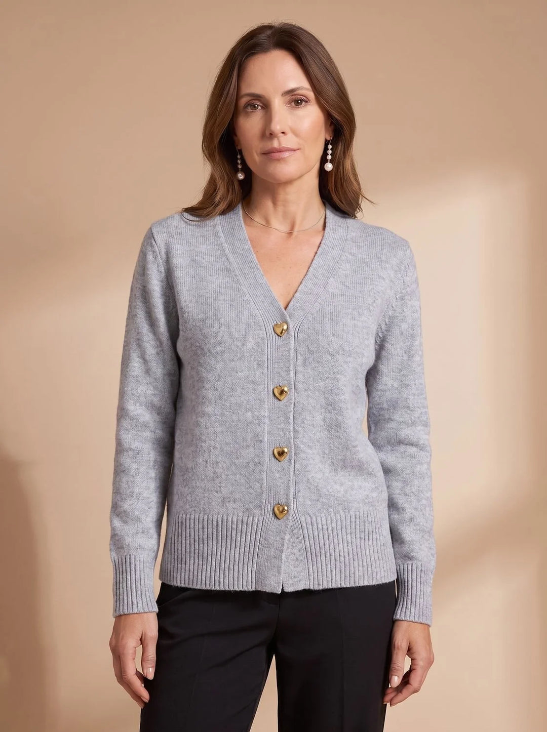 Katharina | Damen Strickjacke V-Ausschnitt Langarm Cardigan Goldene Herz-Knöpfe 4