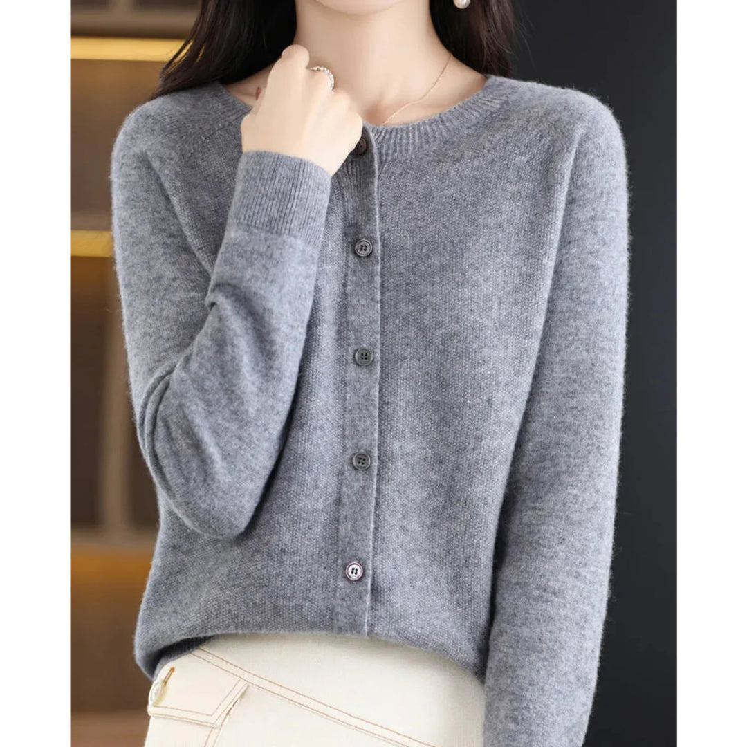 Katharina | Damen Strickjacke mit klassischer Knopfleiste 6