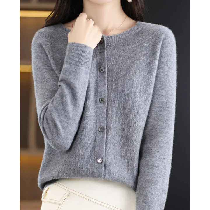 Katharina | Damen Strickjacke mit klassischer Knopfleiste 6