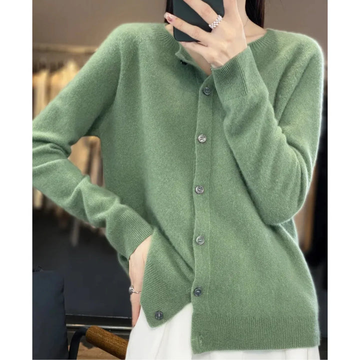 Katharina | Damen Strickjacke mit klassischer Knopfleiste 9