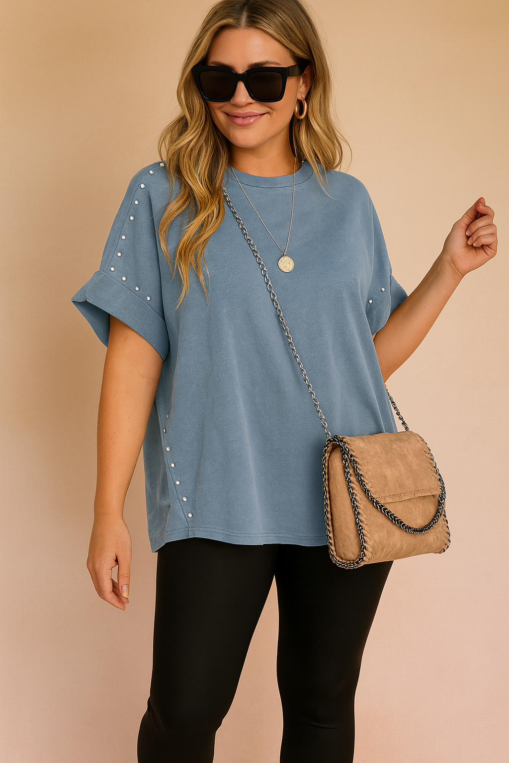 Luna | Loose-fitting urban-style blouse 2