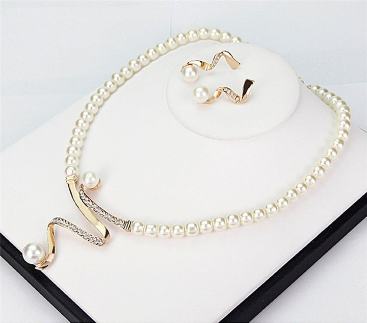 Necklace and Earring Set – Elegant Jewelry in a Classic Style 2