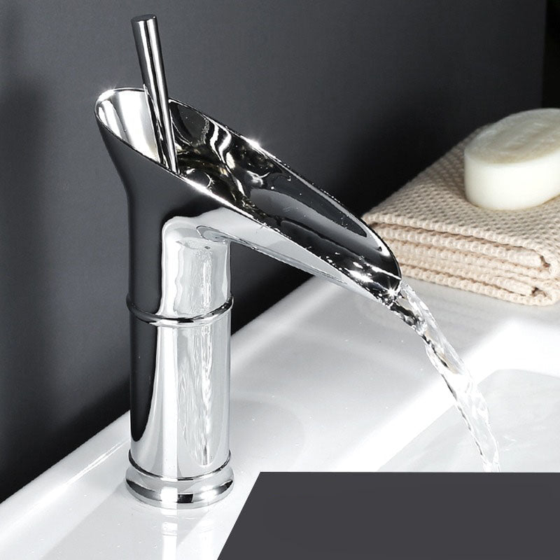 RetroStream – Vintage Style Waterfall Bathroom Faucet for a Nostalgic Touch 12