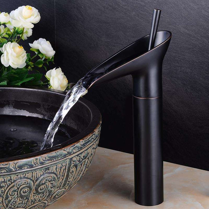 RetroStream – Vintage Style Waterfall Bathroom Faucet for a Nostalgic Touch 2