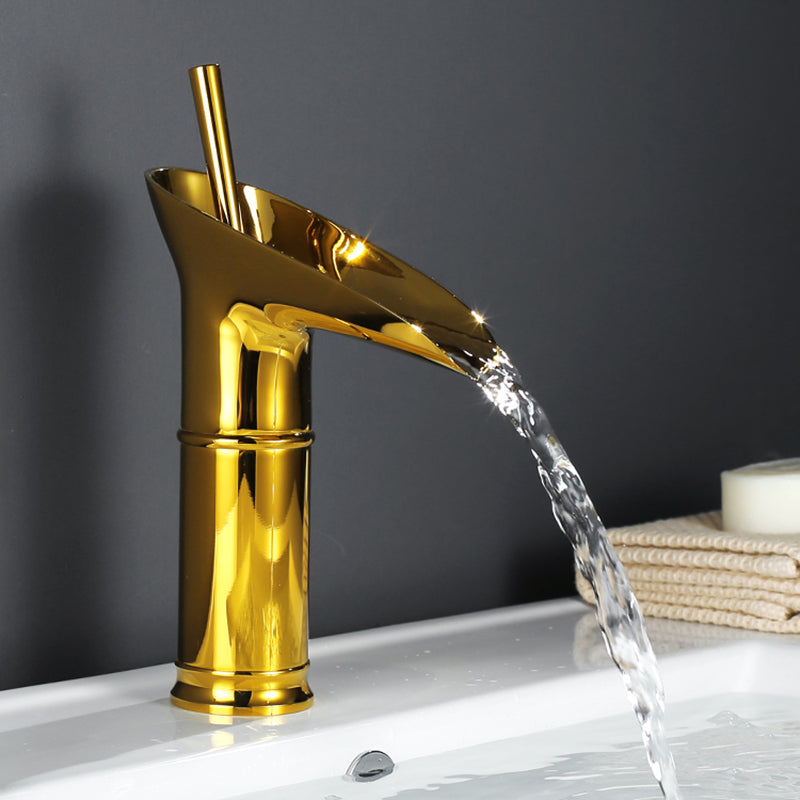 RetroStream – Vintage Style Waterfall Bathroom Faucet for a Nostalgic Touch 4