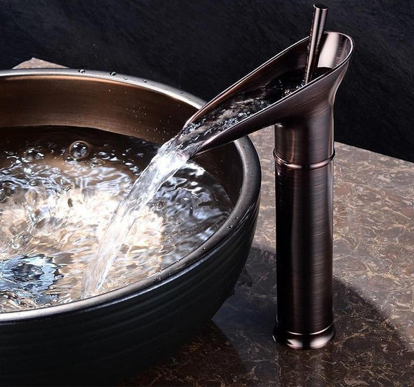 RetroStream – Vintage Style Waterfall Bathroom Faucet for a Nostalgic Touch 7