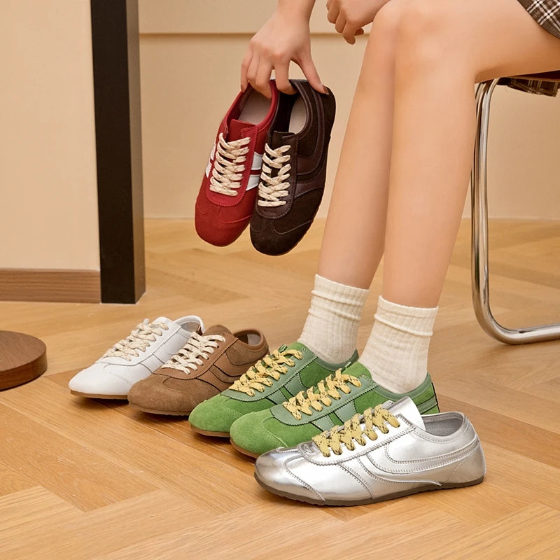 Retro Lace-Up Sneakers for Women – Stylish & Versatile 1