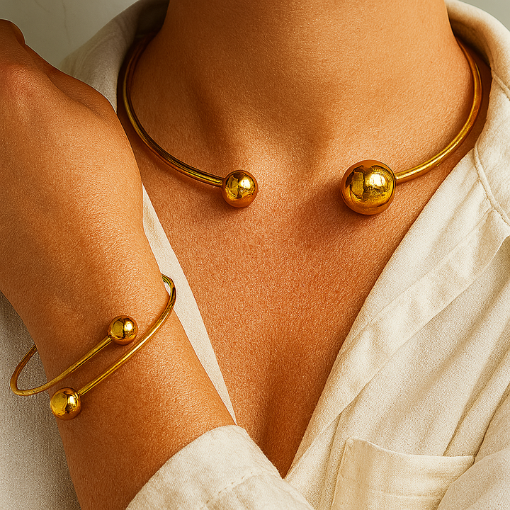 Set of Elegant Women's Bracelets in Gold - Adjustable, Modern Jewelry for Every Occasion 0