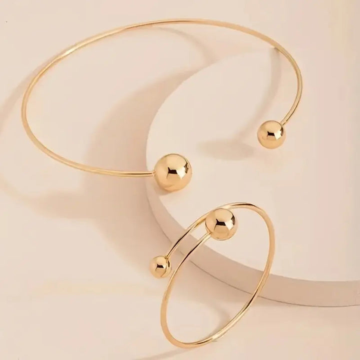 Set of Elegant Women's Bracelets in Gold - Adjustable, Modern Jewelry for Every Occasion 2