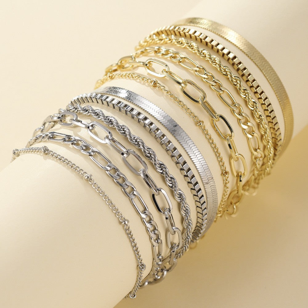 Set of Elegant Women's Bracelets in Gold - Stylish Accessories for Every Occasion 2