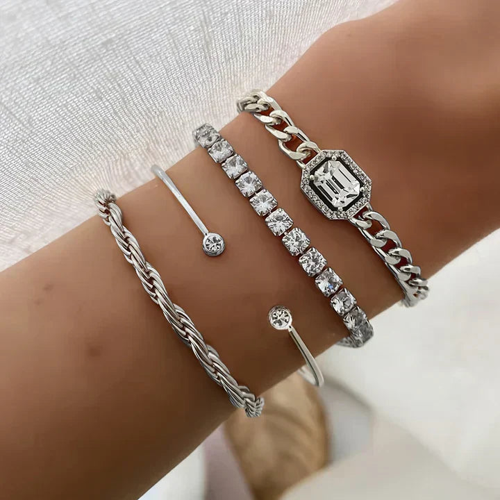 Set of Women's Bracelets in Gold Color - Elegant Jewelry for Every Occasion, Adjustable, Modern Design 1
