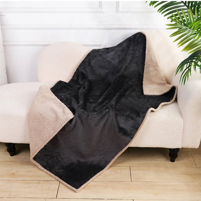 Soft and comfortable dog blanket 1