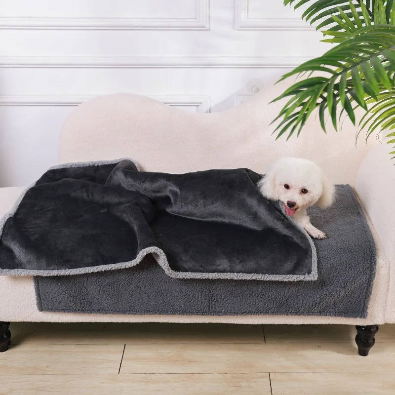 Soft and comfortable dog blanket 7
