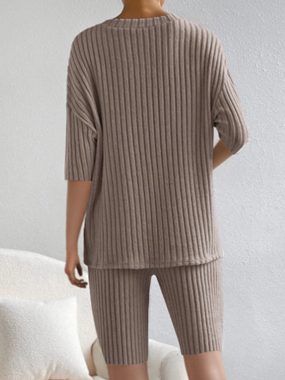 Stylish Ribbed V-Neck Top and Shorts Set for Women - Casual Summer Outfit 1