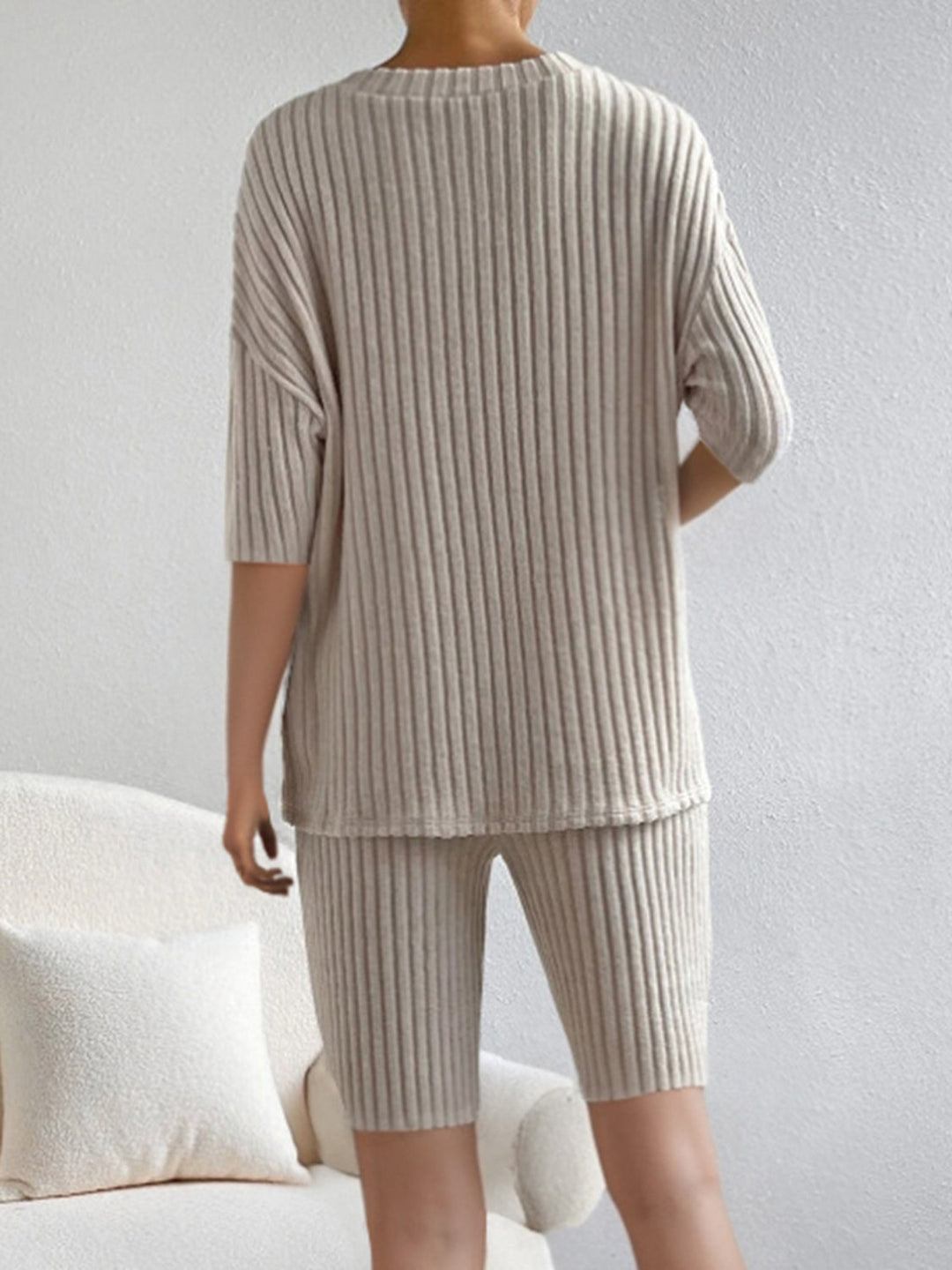 Stylish Ribbed V-Neck Top and Shorts Set for Women - Casual Summer Outfit 5
