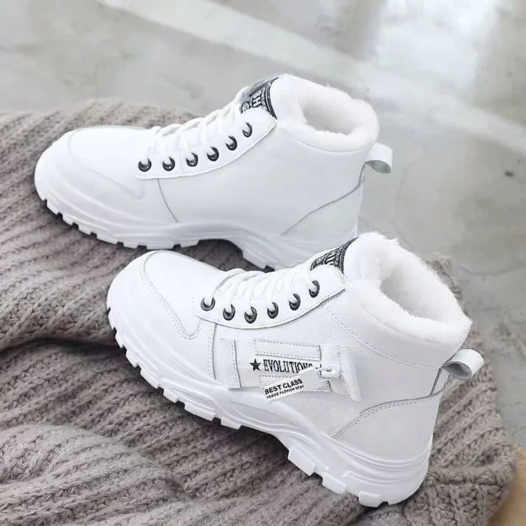 Stylish, warm, winter women's ankle boots | Flat 1