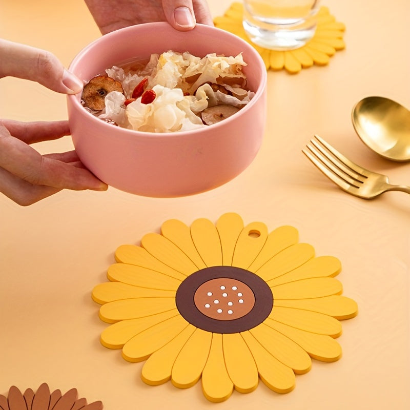 SunMat | Heat-Resistant Sunflower PVC Table Mat 4