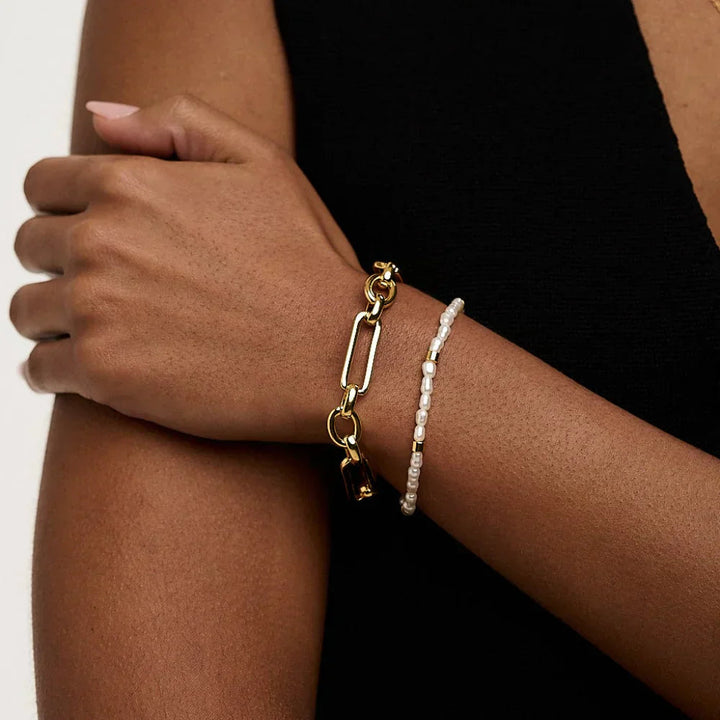 T-Shaped Gold Women's Bracelet - Elegant Design and Stylish Look 3