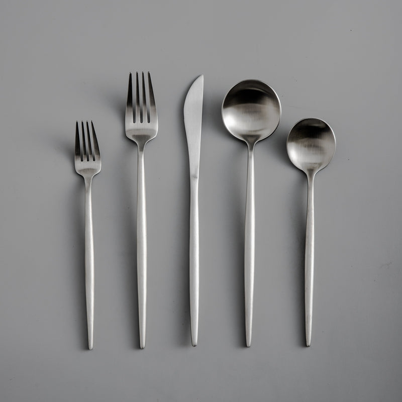 TitaniumElegance | Stylish Minimalist 20-Piece Cutlery Set 10