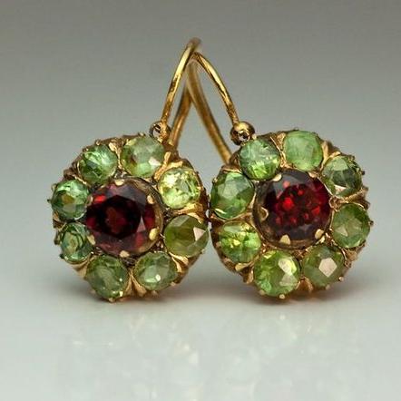 Vintage Earrings with Green and Red Crystals – Elegant Jewelry 1