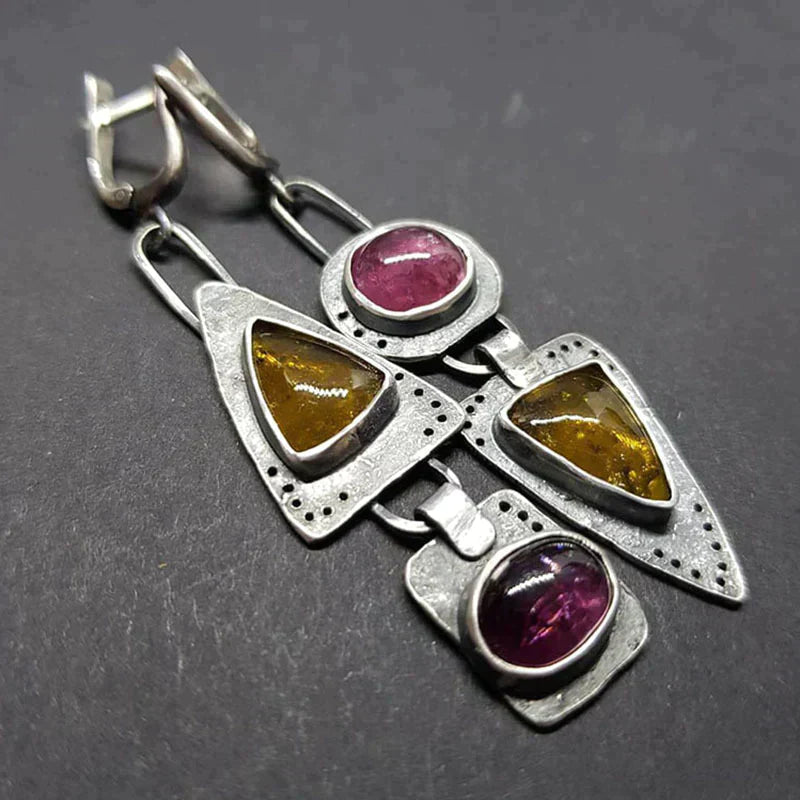 Vintage Gold Triangle Earrings – Elegant Jewelry for Every Occasion 1
